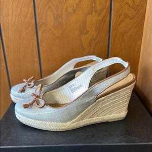LIKE NEW Bass Stylish Gray Wedge Slingback Espadrilles